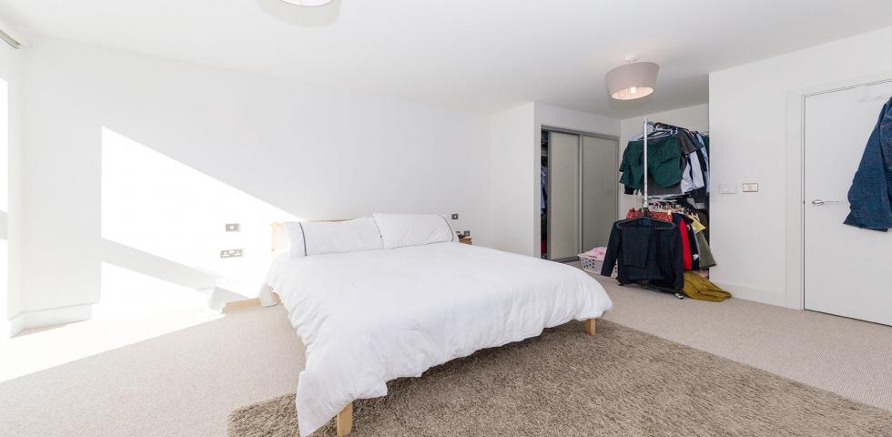 			UNDERGROUND PARKING SPACE , 1 Bedroom, 1 bath, 1 reception Apartment			 Royal Waterside, Lakeside Drive, Park Royal 